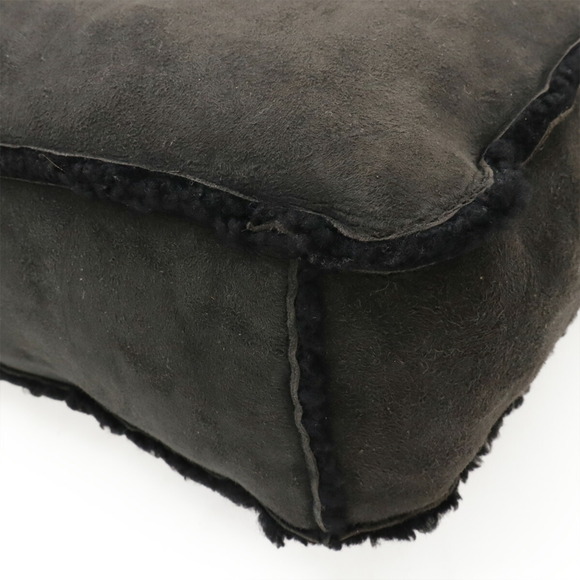 CHANEL Black Leather Shoulder Bag - Picture 4 of 10